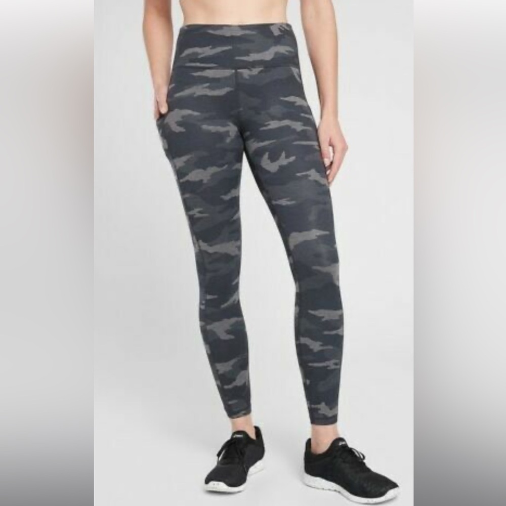 Athleta Ultimate 7/8 tight